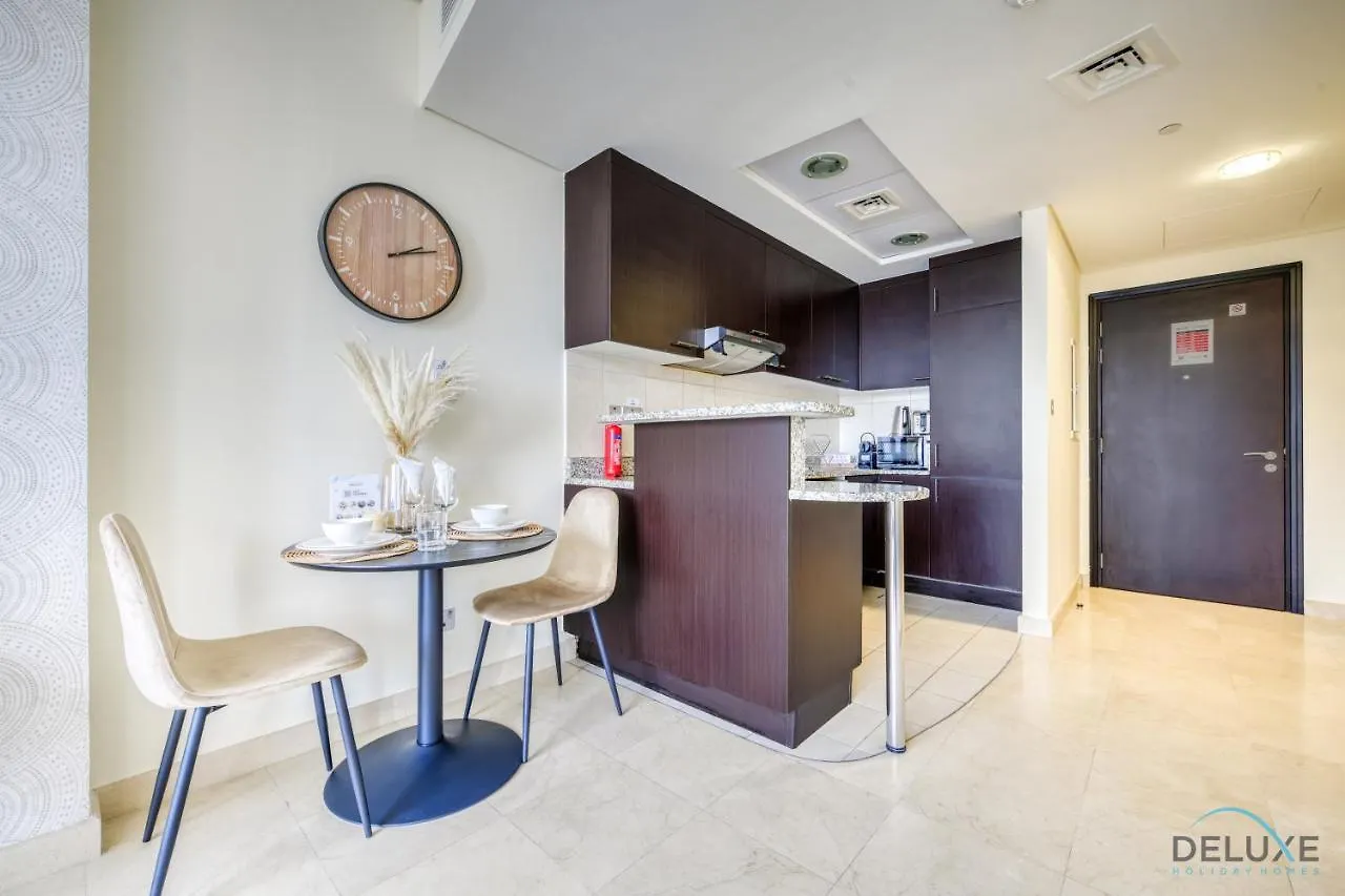 Apartamento Special Offer Stylish 1Br With Pool & City Views By Deluxe Holiday Homes Dubái