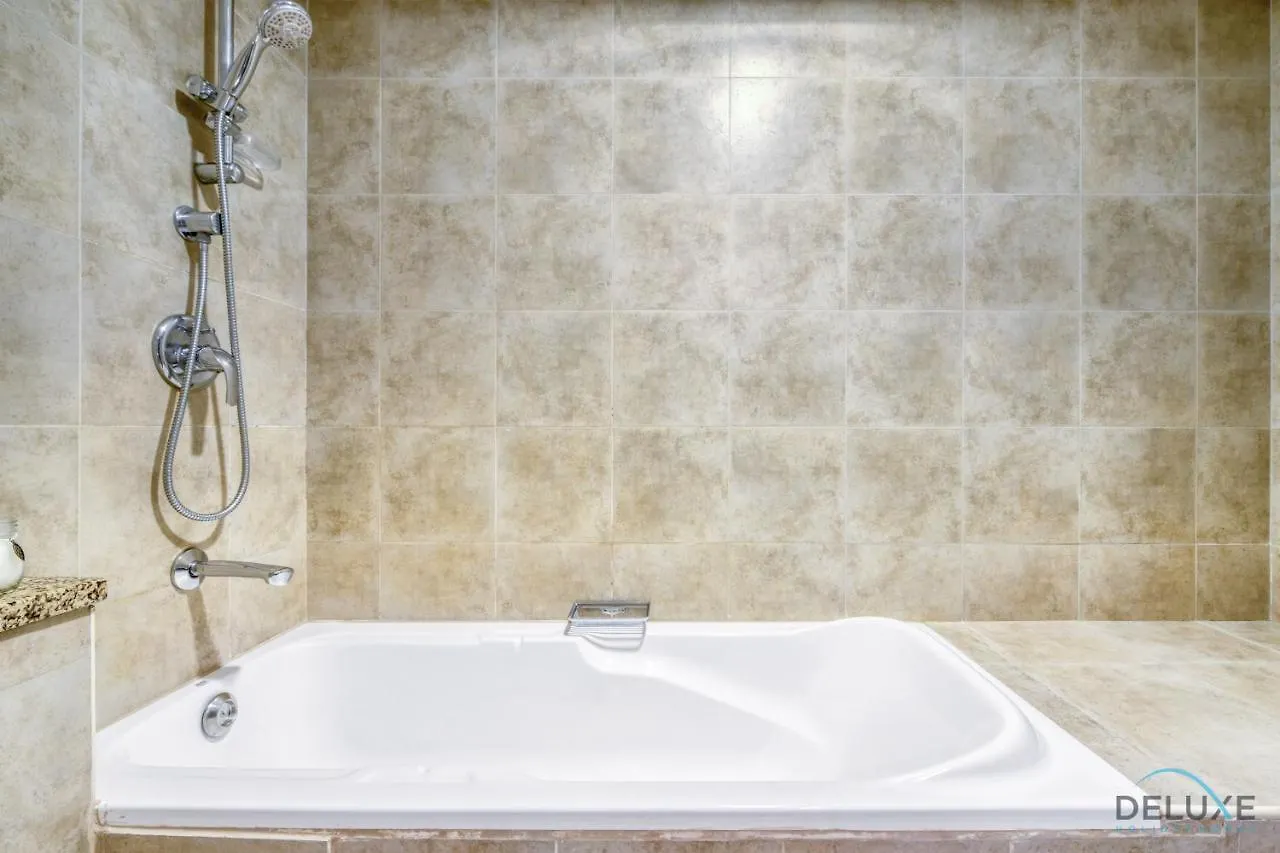 Apartamento Special Offer Stylish 1Br With Pool & City Views By Deluxe Holiday Homes Dubái
