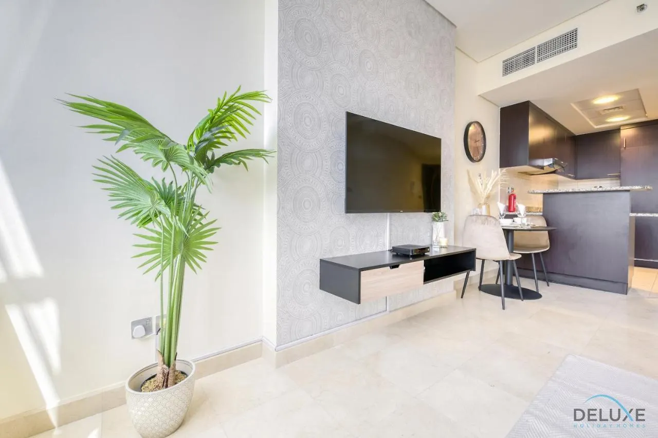 Special Offer Stylish 1Br With Pool & City Views By Deluxe Holiday Homes Dubái