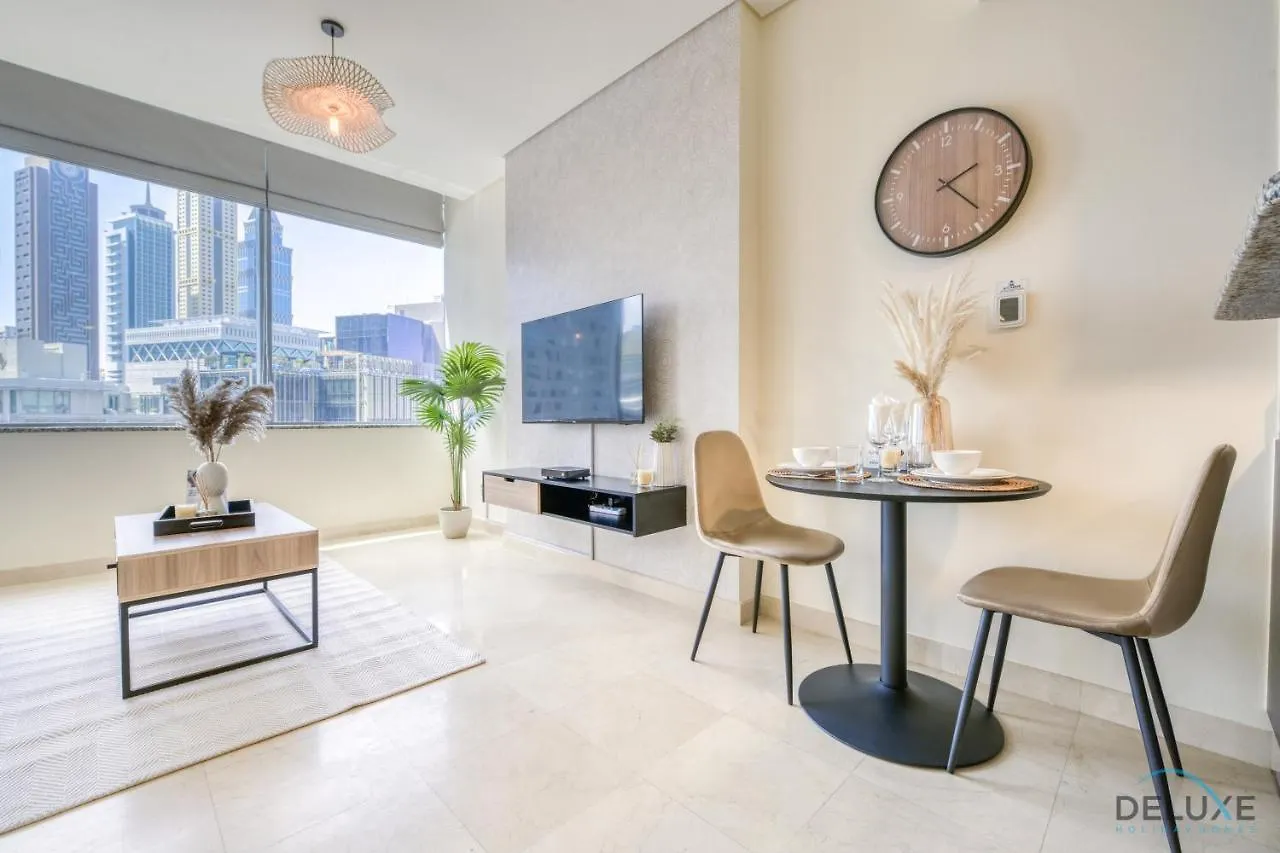 Apartamento Special Offer Stylish 1Br With Pool & City Views By Deluxe Holiday Homes Dubái